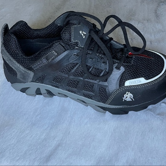 Waterproof Athletic work shoe men’s size 9M main image 15